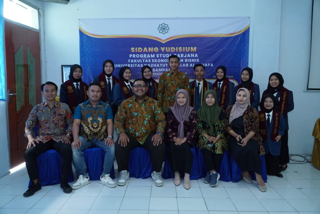 Foto peserta yudisium UNT Al-Muafa Sampang